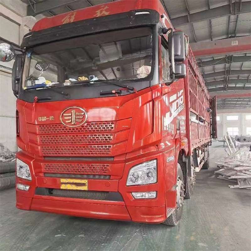 雄县石渠县进仓物流：专线直达的多元货运之旅